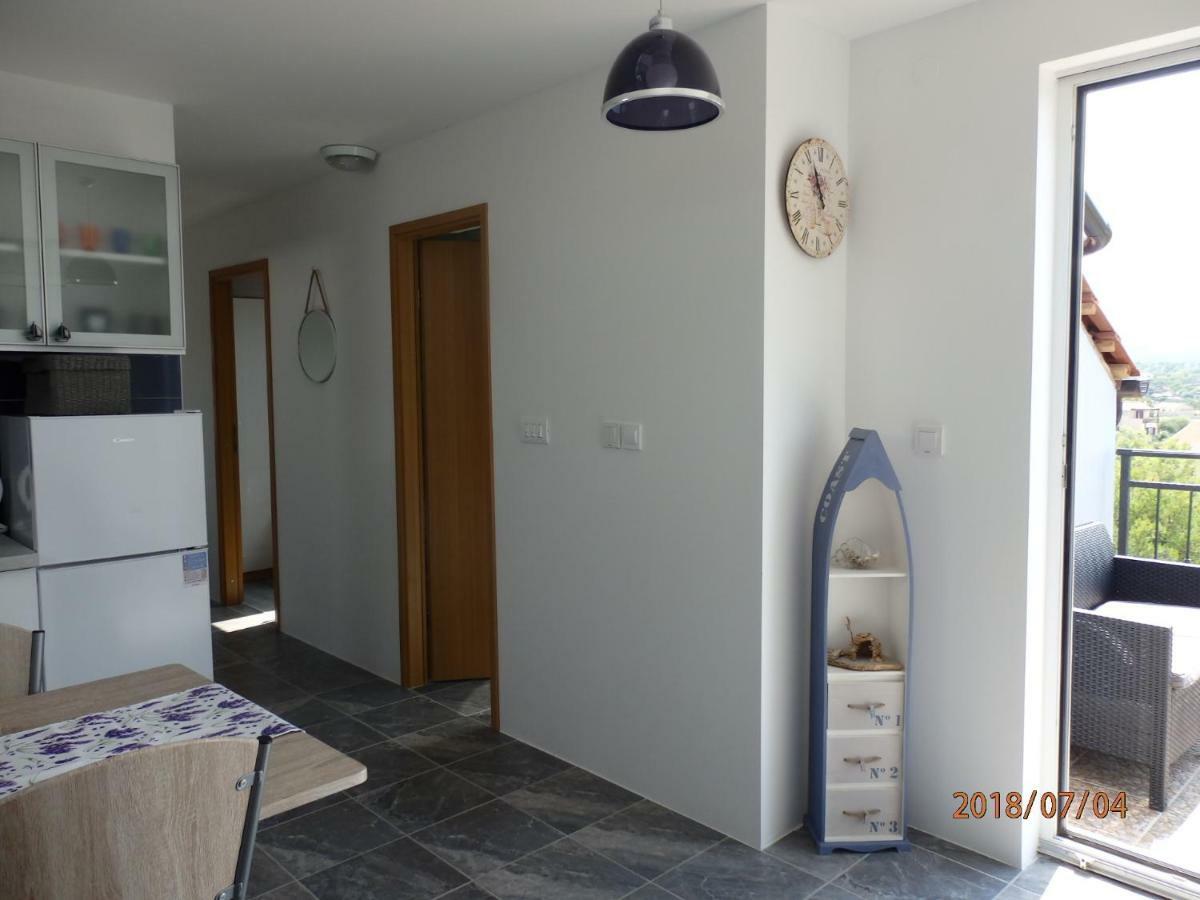 Apartman M&M Milna  Bagian luar foto