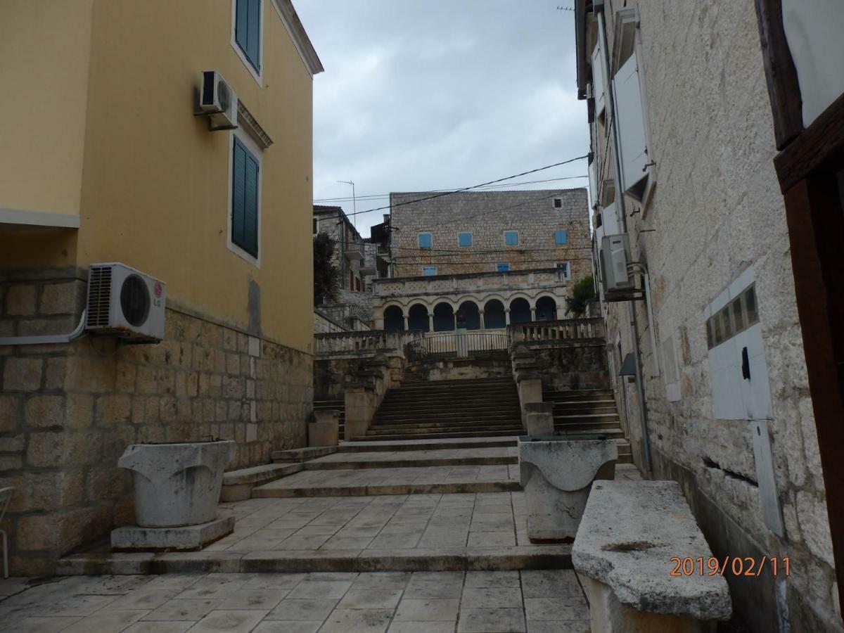 Apartman M&M Milna  Bagian luar foto